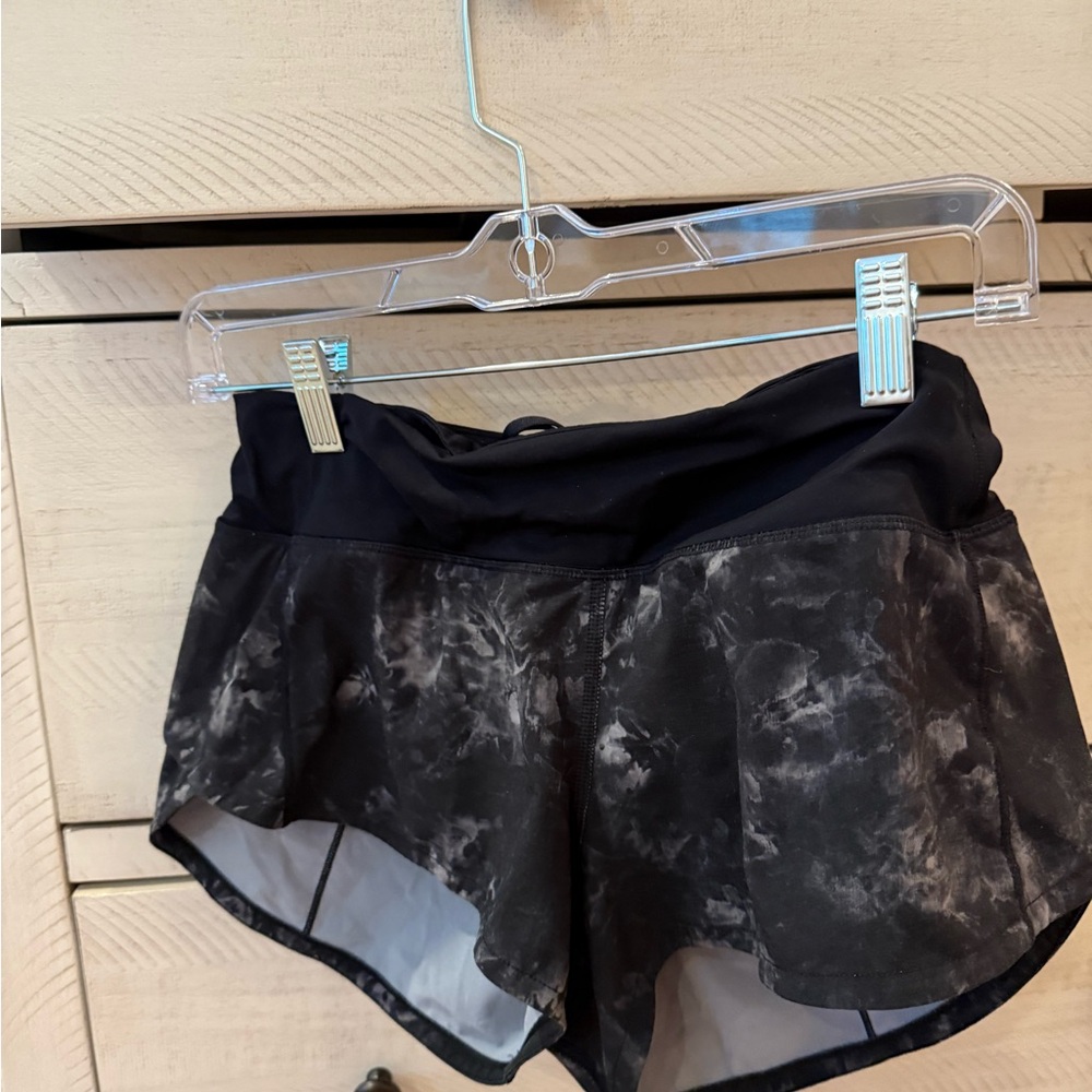 Lululemon Speed up 2.5 inch Black diamond dye! Limited addition